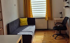 Hostel Tulip - Pokoj Jednoosobowy Nr 3 Ze Wspolna Lazienka I Kuchnia